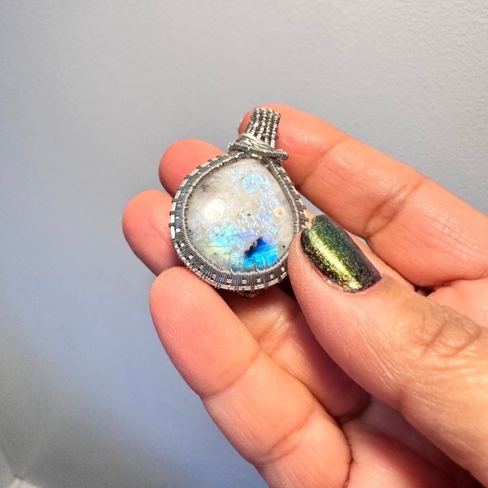 Silver and Blue Pendant Necklace - Picture 3 of 5